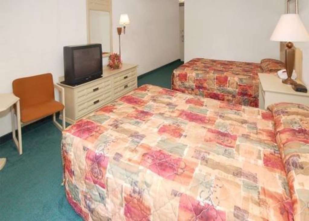 Econo Lodge Corinth Quarto foto